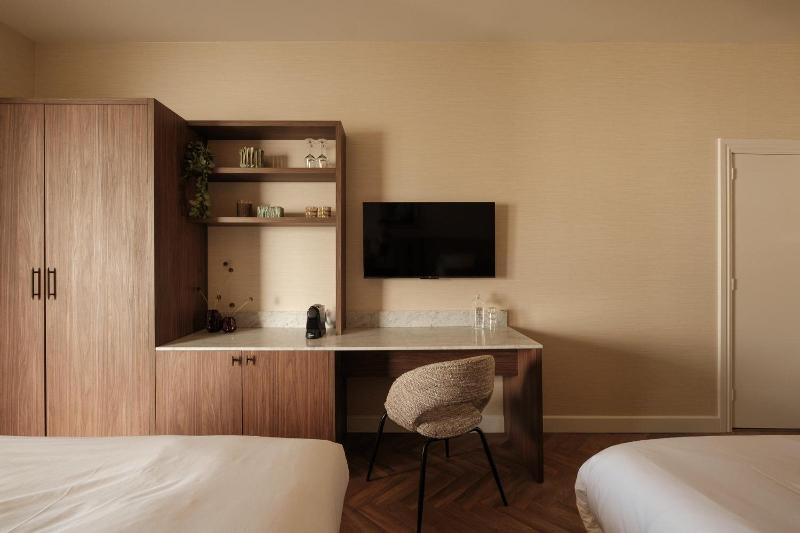 Amsterdam Parklane image