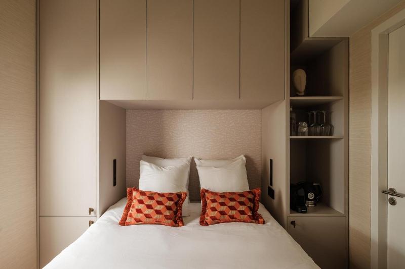 Amsterdam Parklane image