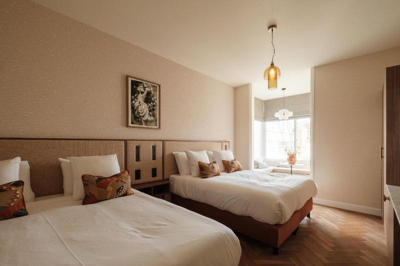 Amsterdam Parklane image