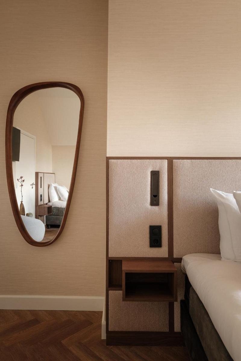 Amsterdam Parklane image