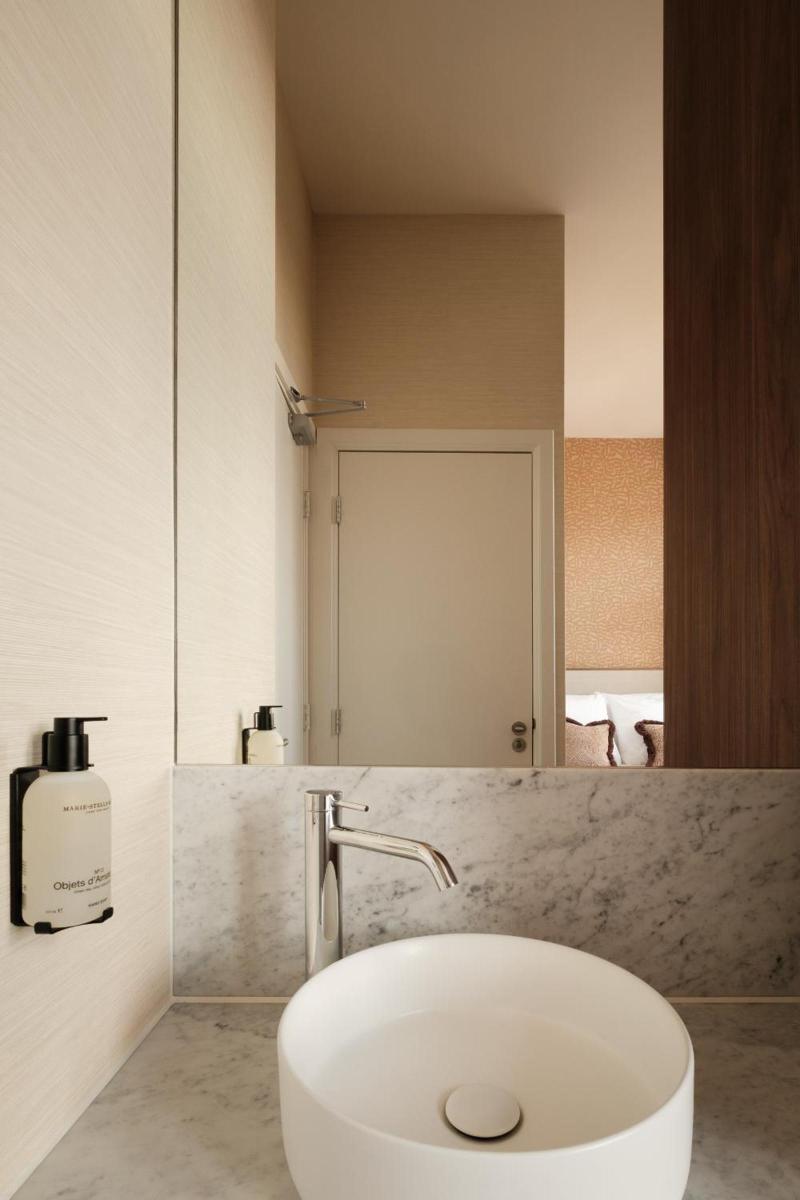 Amsterdam Parklane image