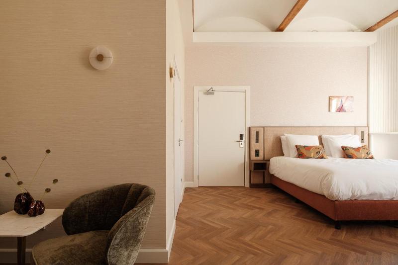Amsterdam Parklane image