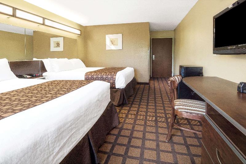 MICROTEL INN AND SUITES BY WYNDHAM AUSTIN AIRPORT