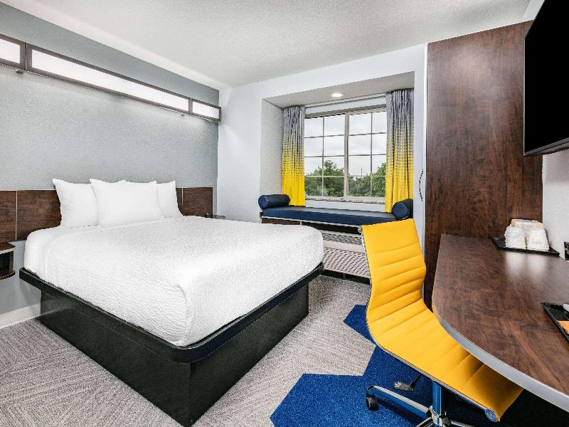 Microtel Inn And Suites By Wyndham Austin Airport image
