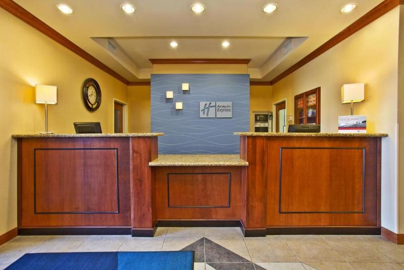 Holiday Inn Express & Suites Anderson By IHG image