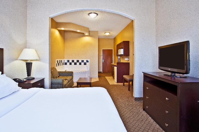 Holiday Inn Express & Suites Anderson By IHG photo 16