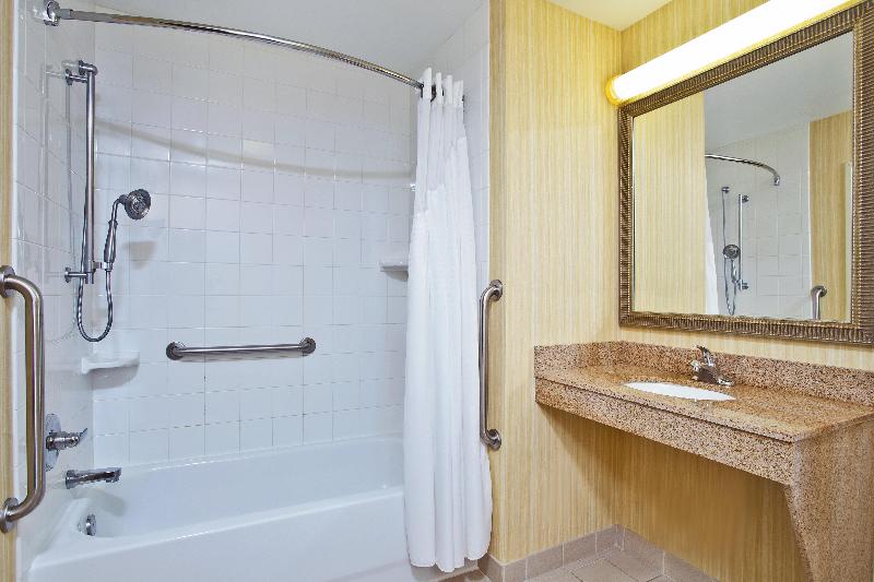 Holiday Inn Express & Suites Anderson By IHG photo 19