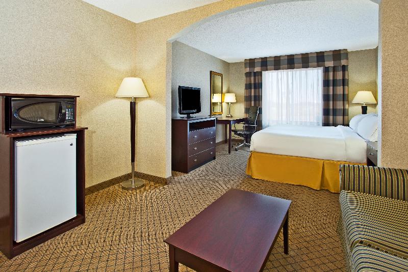 Holiday Inn Express & Suites Anderson By IHG image