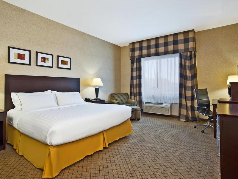 Holiday Inn Express & Suites Anderson By IHG image