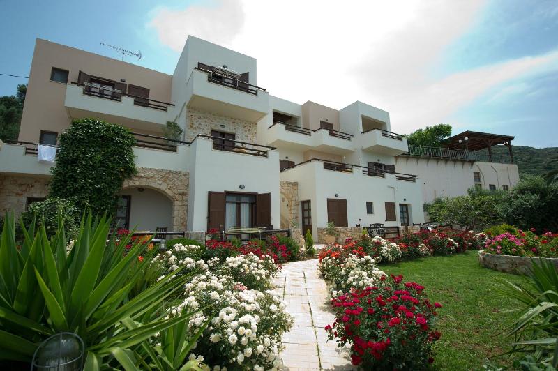 Kavoussi Resort image