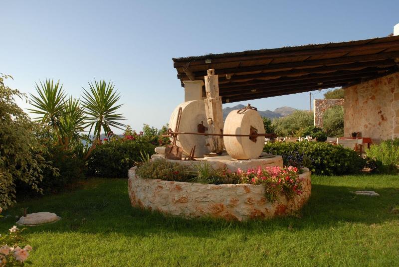 Kavoussi Resort image