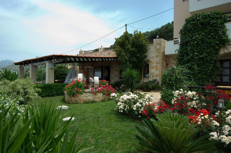 Kavoussi Resort image