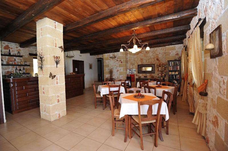 Kavoussi Resort image