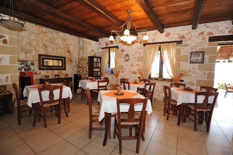 Kavoussi Resort image