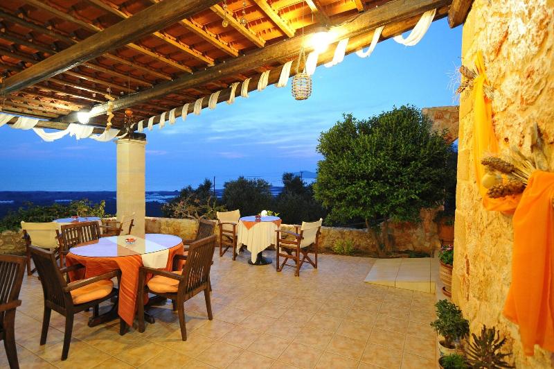 Kavoussi Resort image