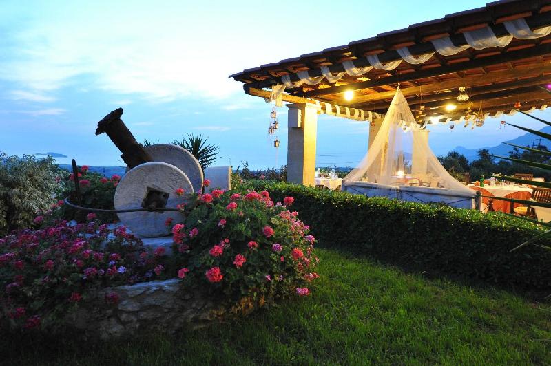 Kavoussi Resort image