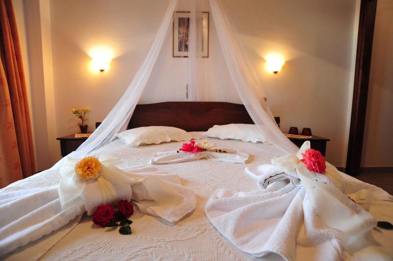 Kavoussi Resort image
