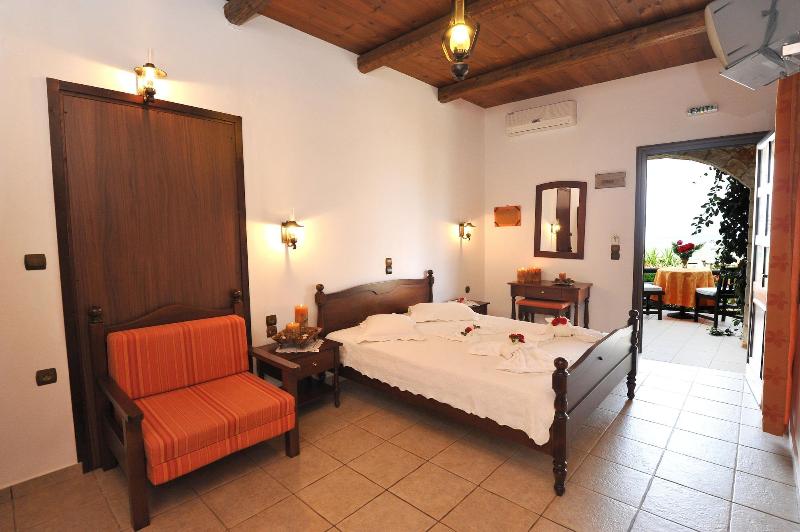 Kavoussi Resort image