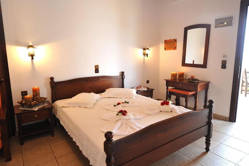 Kavoussi Resort image