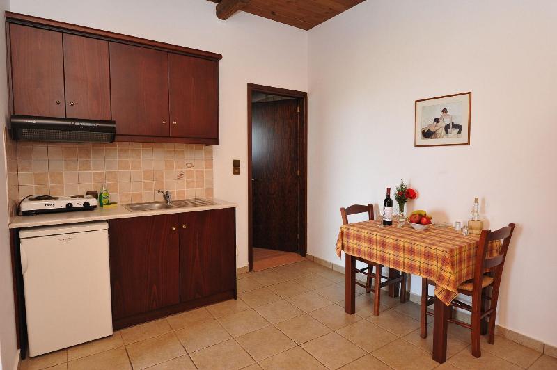 Kavoussi Resort image