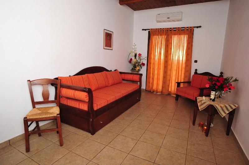 Kavoussi Resort image