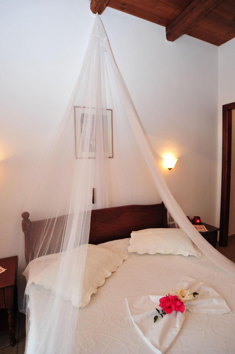 Kavoussi Resort image