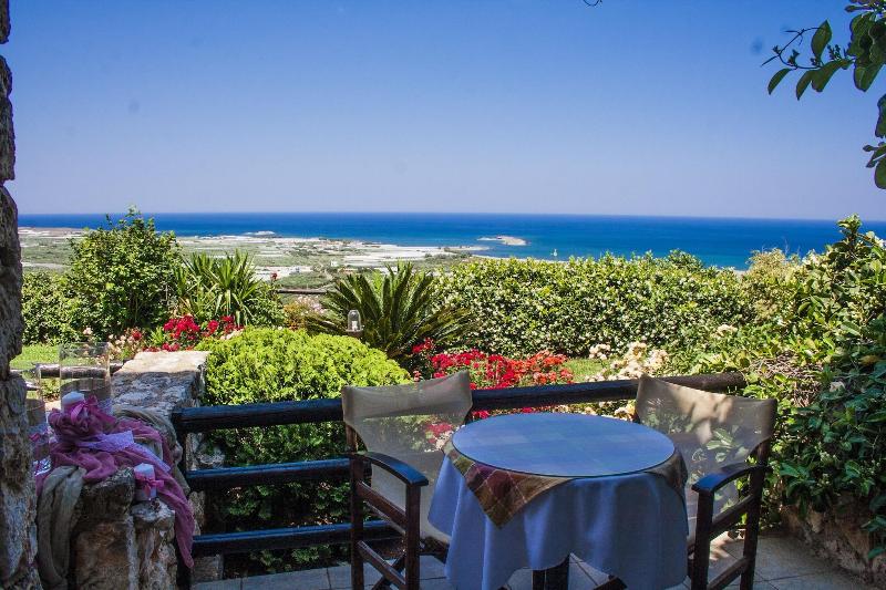 Kavoussi Resort image