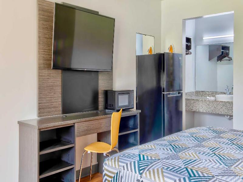 Motel 6 Conyers, GA image