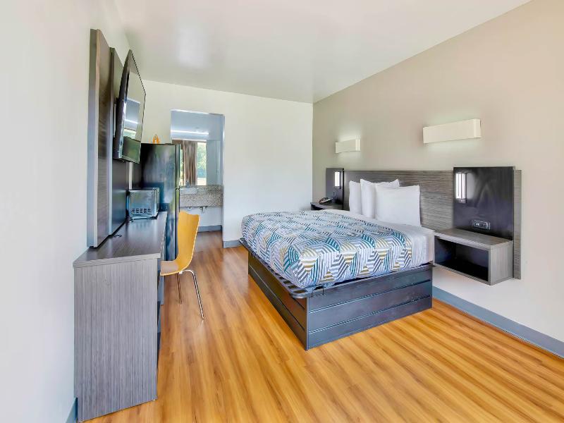 Motel 6 Conyers, GA image