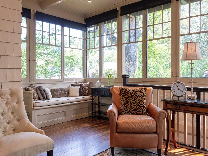 Stonehurst Place image