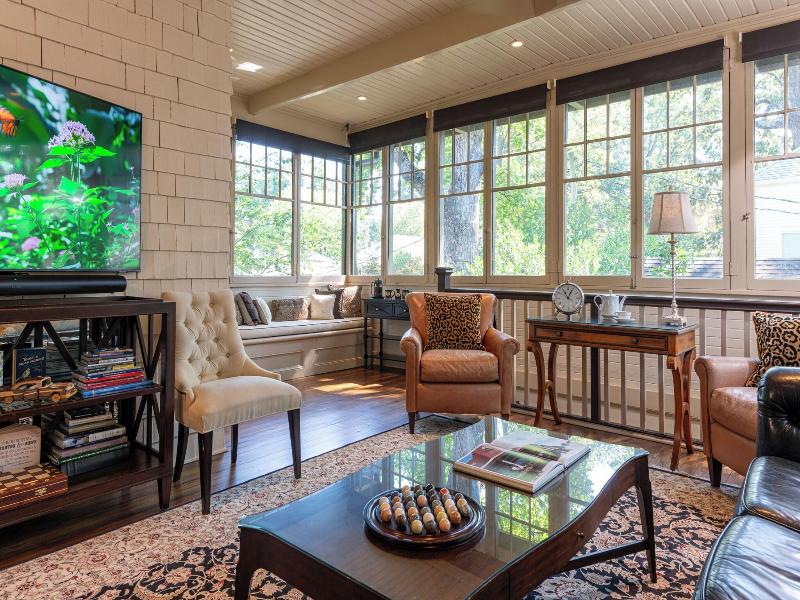 Stonehurst Place image