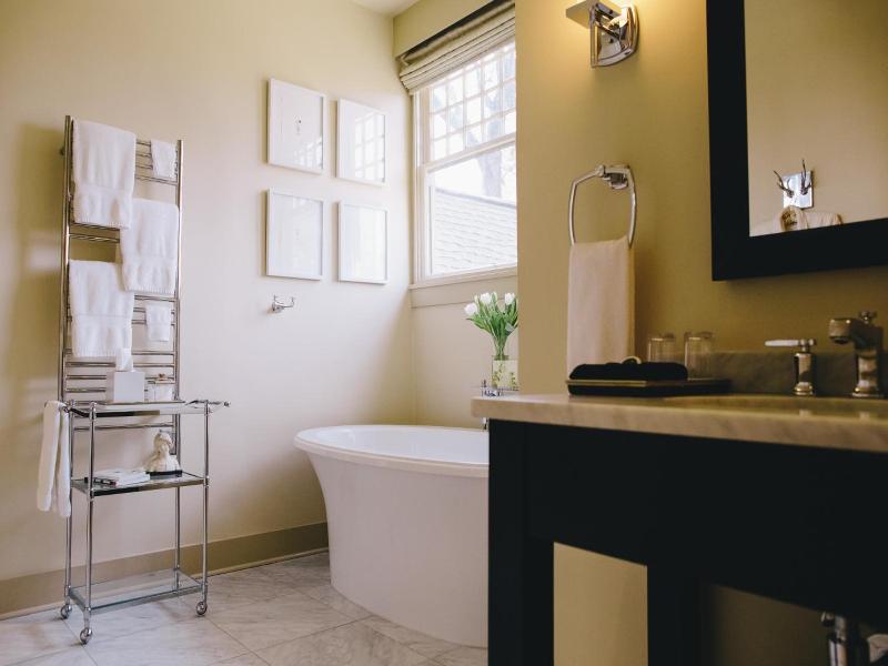 Stonehurst Place image