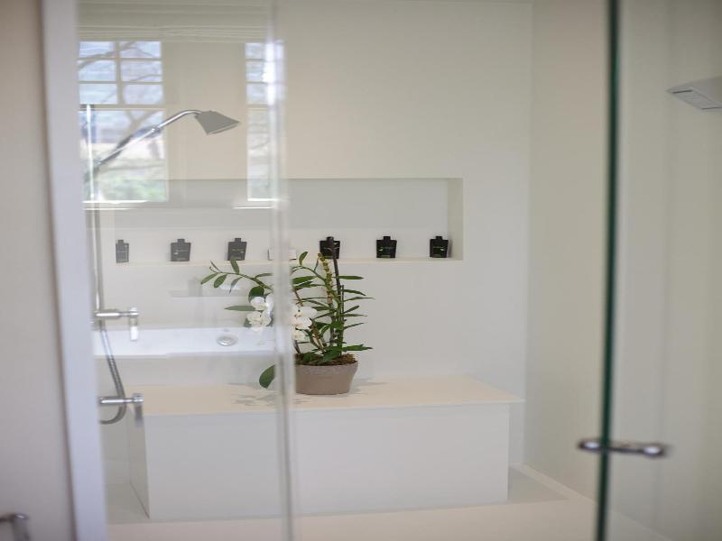 Stonehurst Place image