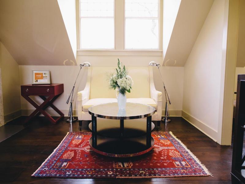 Stonehurst Place image