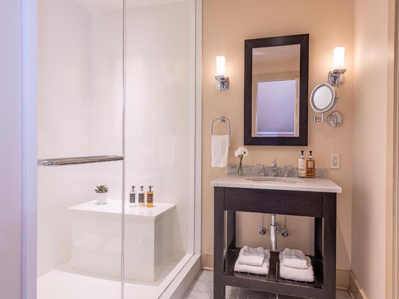 Stonehurst Place image