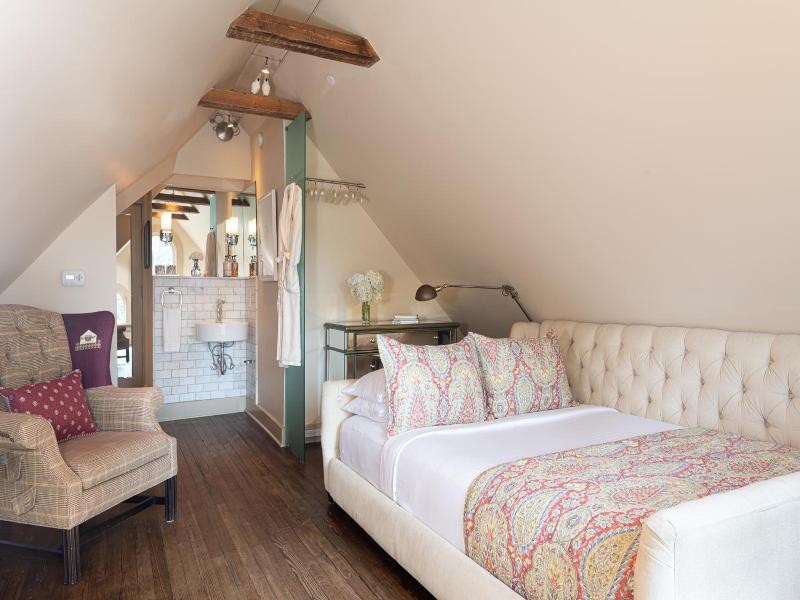Stonehurst Place image