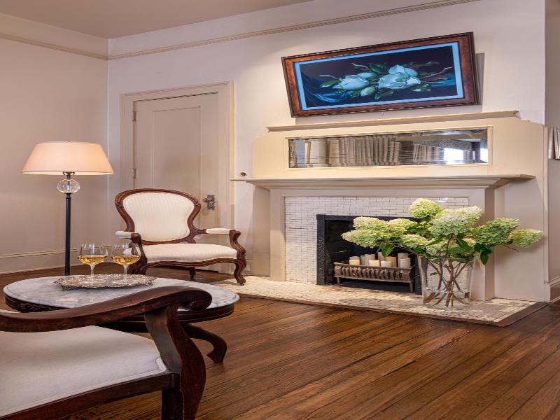 Stonehurst Place image