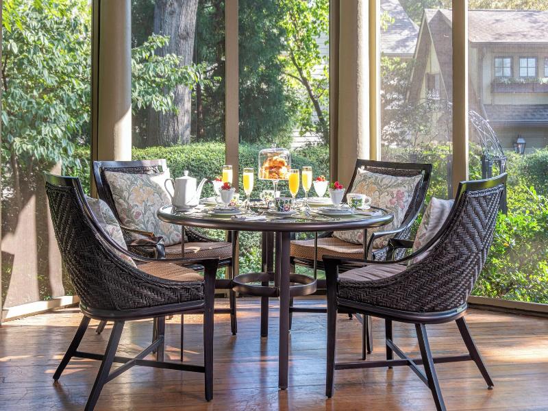 Stonehurst Place image
