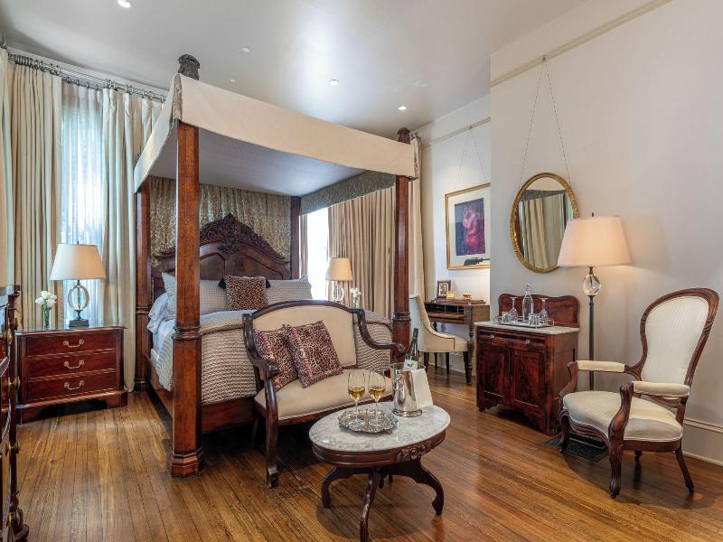 Stonehurst Place image