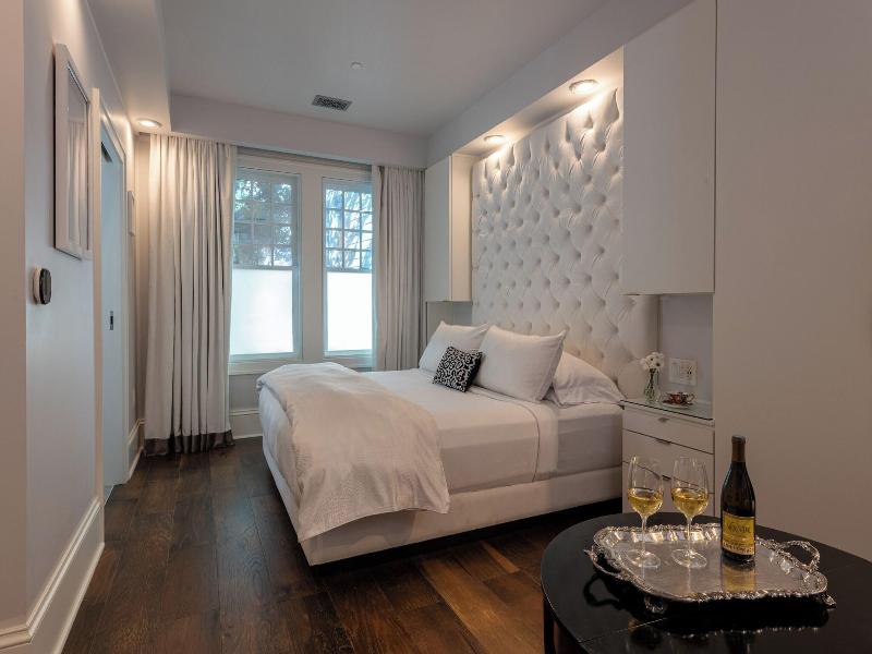 Stonehurst Place image