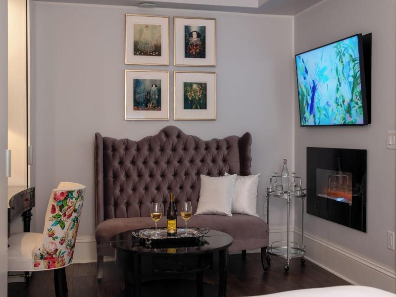 Stonehurst Place image
