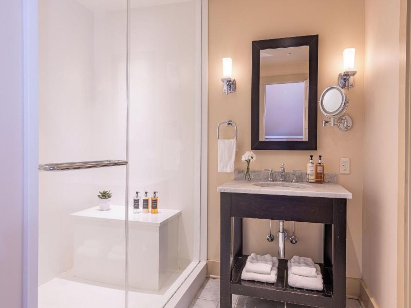 Stonehurst Place image