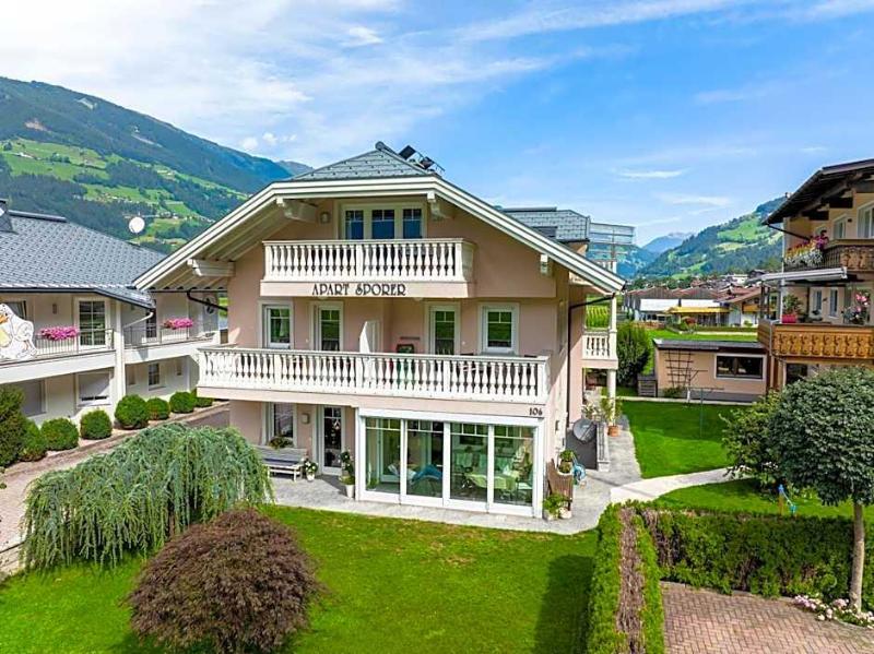 Haus Wiesengrund image