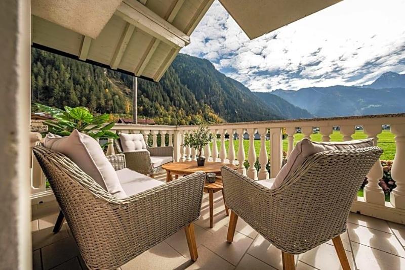 Haus Wiesengrund image