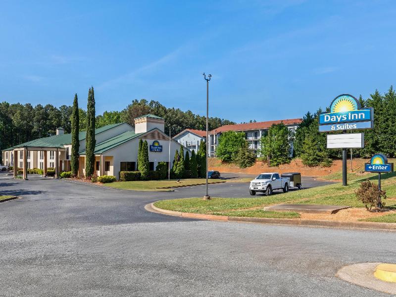 Days Inn & Suites by Wyndham Peachtree Corners — general view