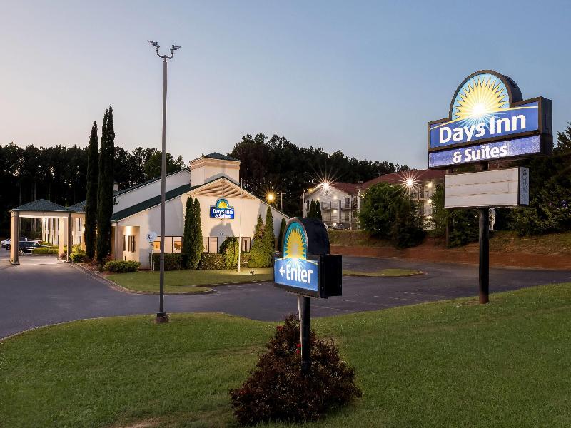 Days Inn & Suites by Wyndham Peachtree Corners — general view