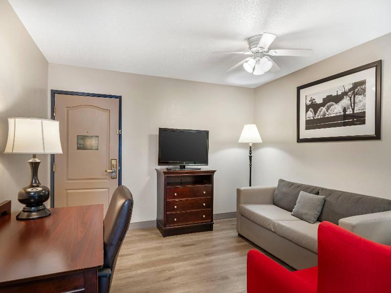 Country Inn & Suites By Radisson, Hiram, Ga image