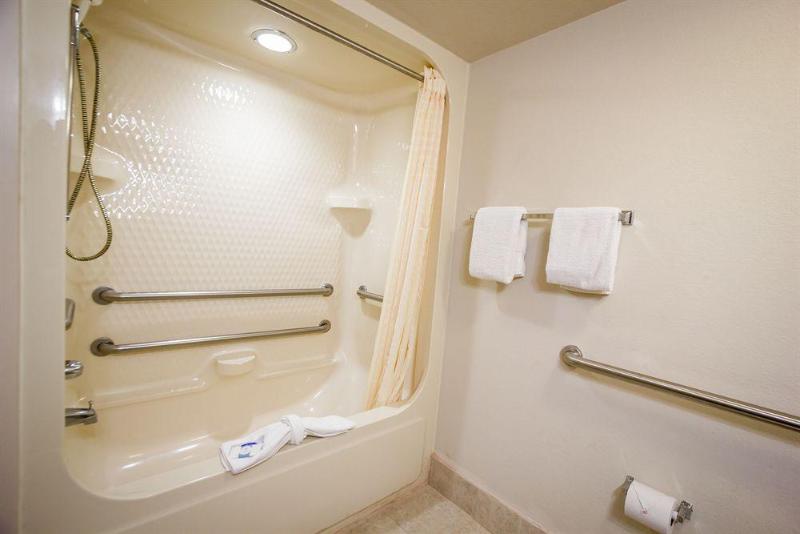 Red Roof Inn Austin - Round Rock image