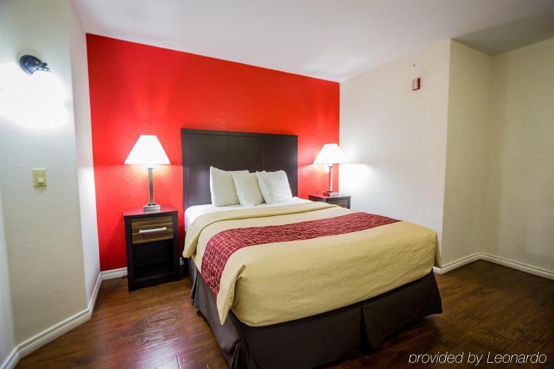 Red Roof Inn Austin - Round Rock image