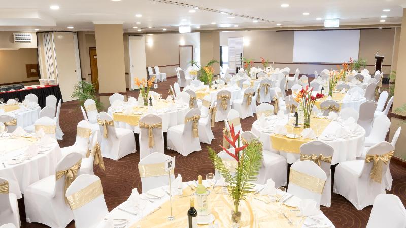 Holiday Inn & Suites Port Moresby image